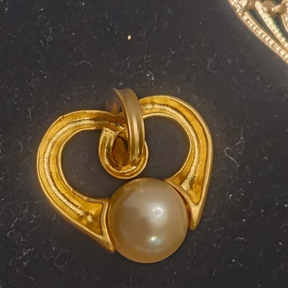 Vintage Goldtone Heart Pendant Lot Mixed Materials And Styles - Picture 6 of 13